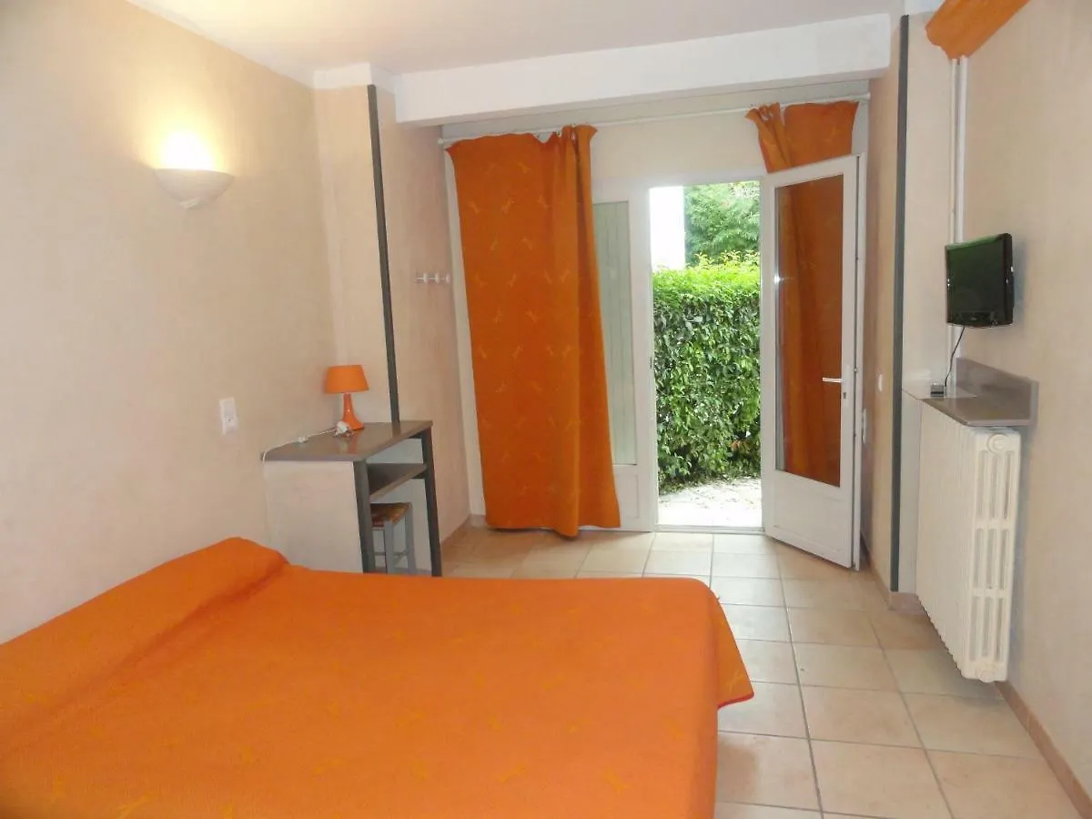 Hotel De L'Ile Awinion 2*,  Francja